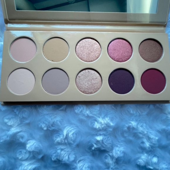 KKW Beauty Classic Blossom Palette - Picture 5 of 5
